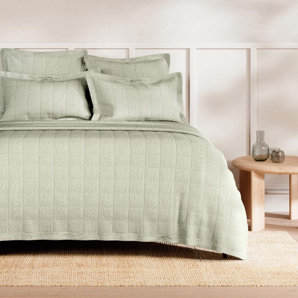 Abbotson Linen Bed Cover in Moss Marle