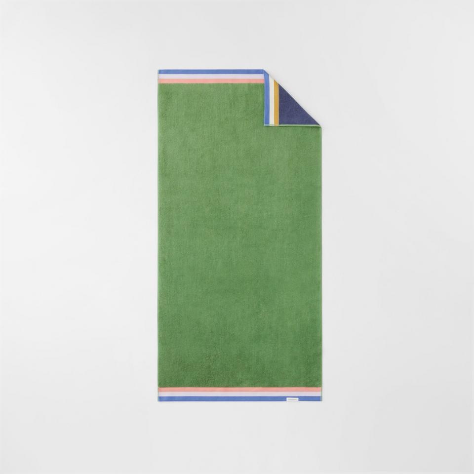 Ambi Reversible Towel in Snow Pea