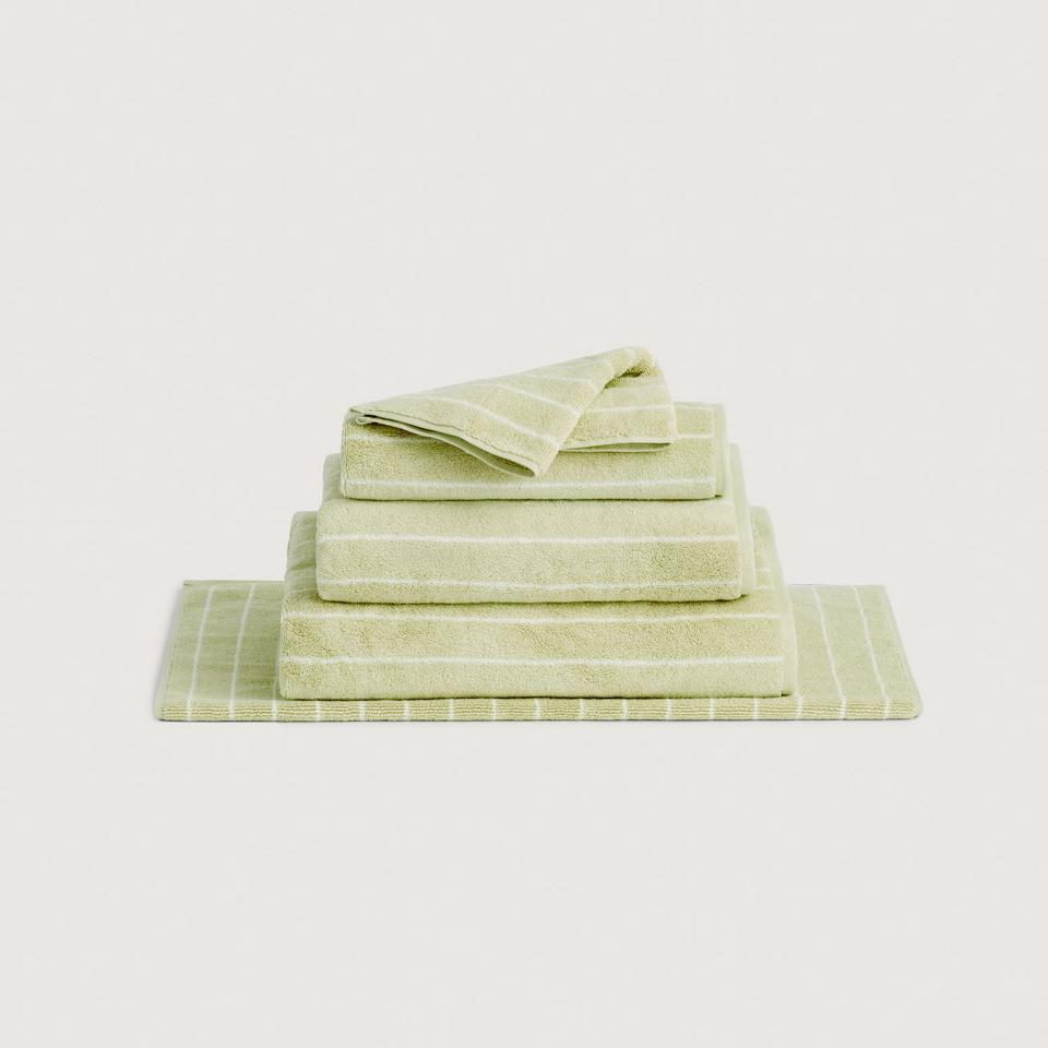Aven Stripe Towel Collection in Pistachio