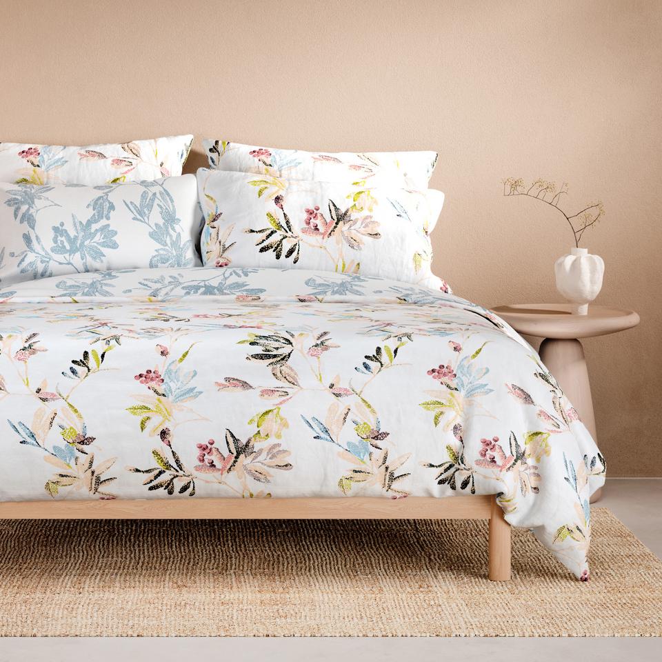 Liora Quilt Cover Set in White