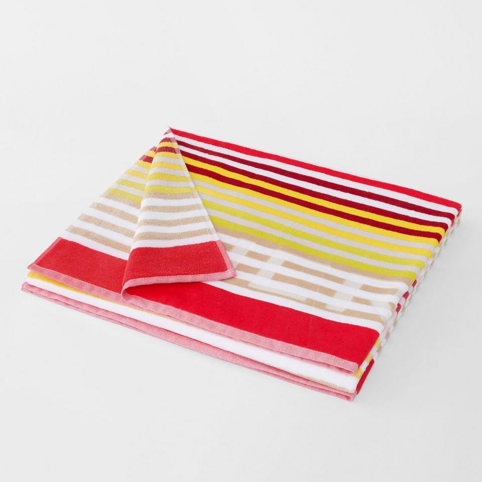 Sheridan Cayo Coco Beach Towel in rhubarb
