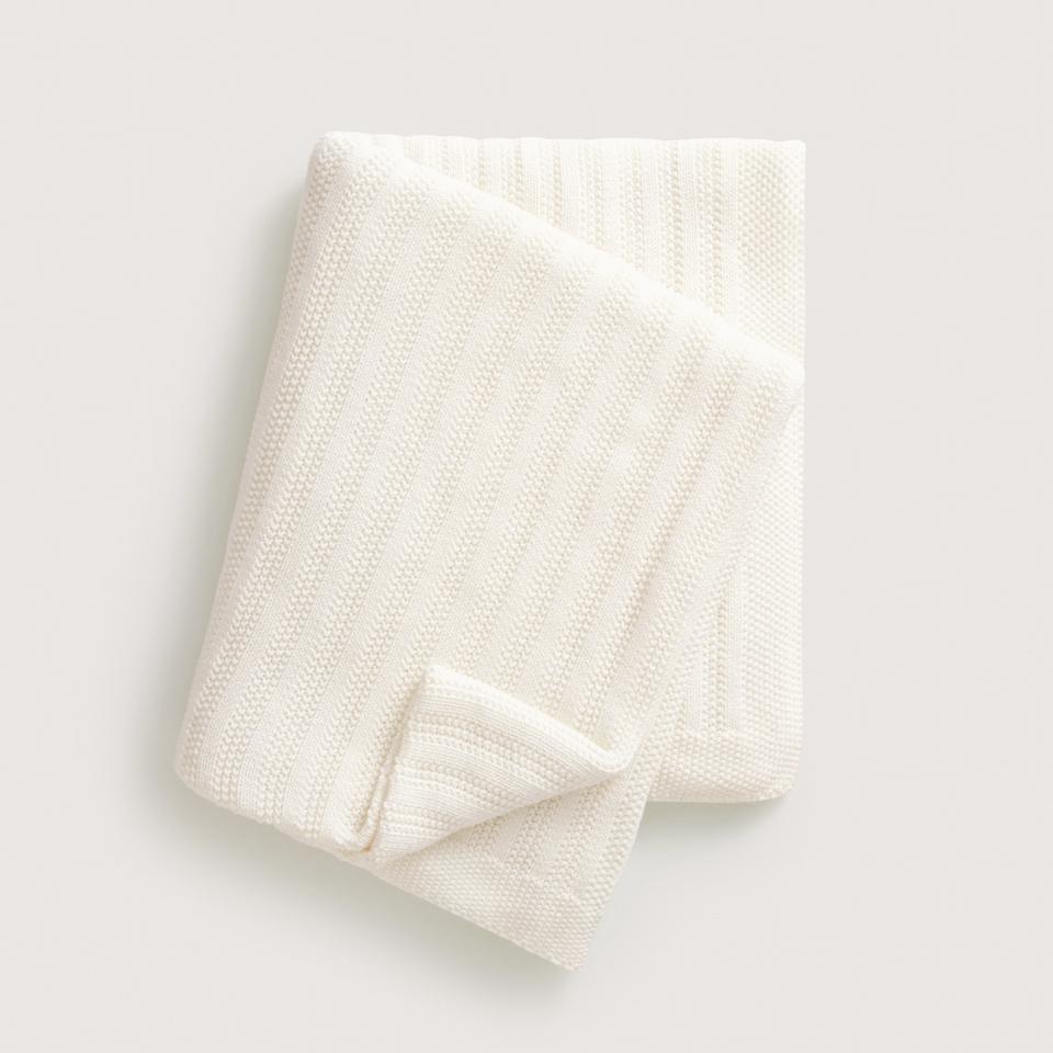Remino Throw in Antique White